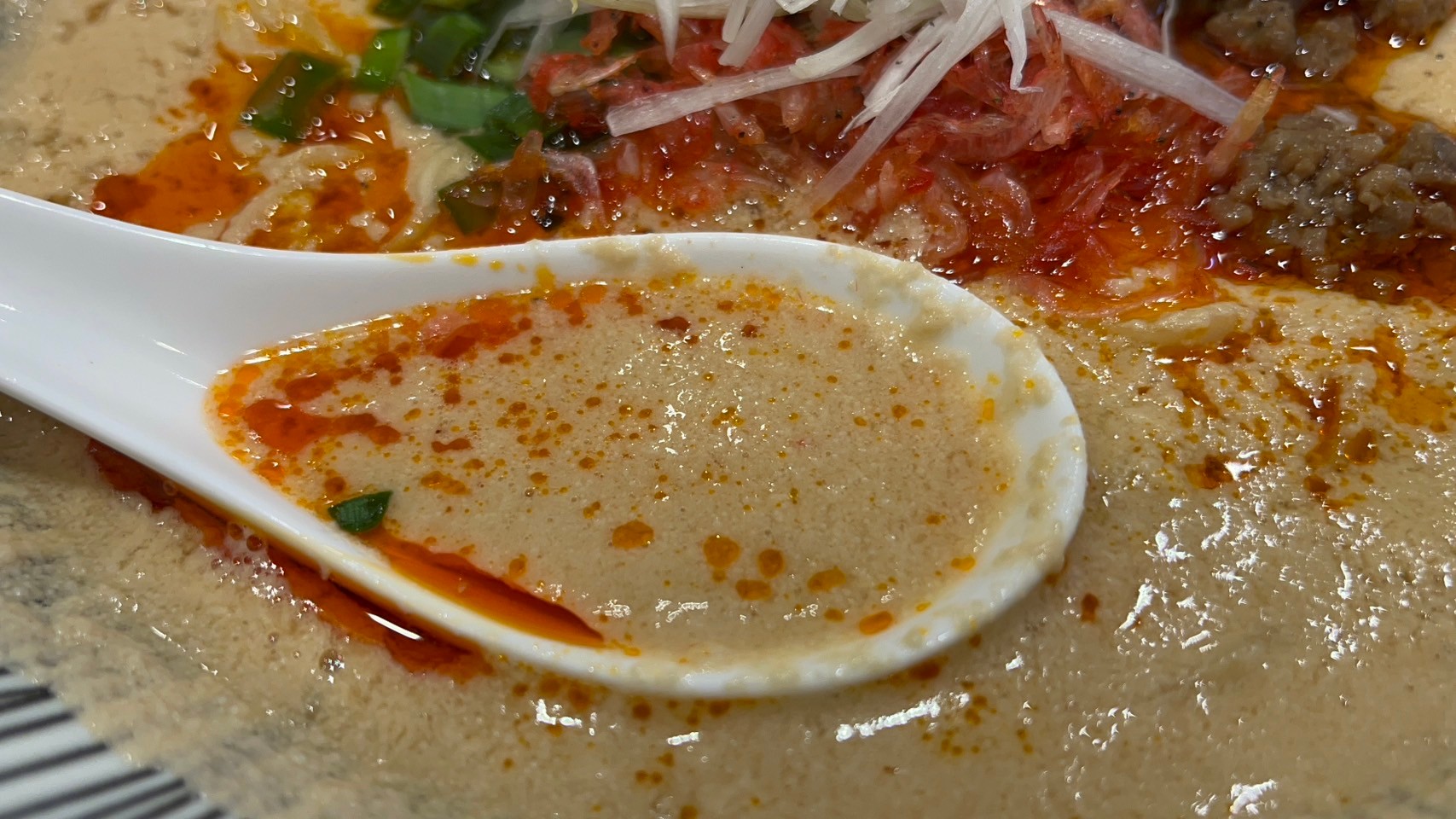 濃厚担々麺のスープ